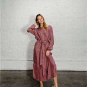 Chic Mauve Maxi Dress with Belt